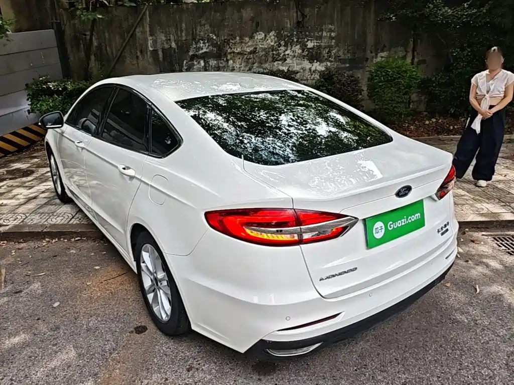 Ford Mondeo — фото 5