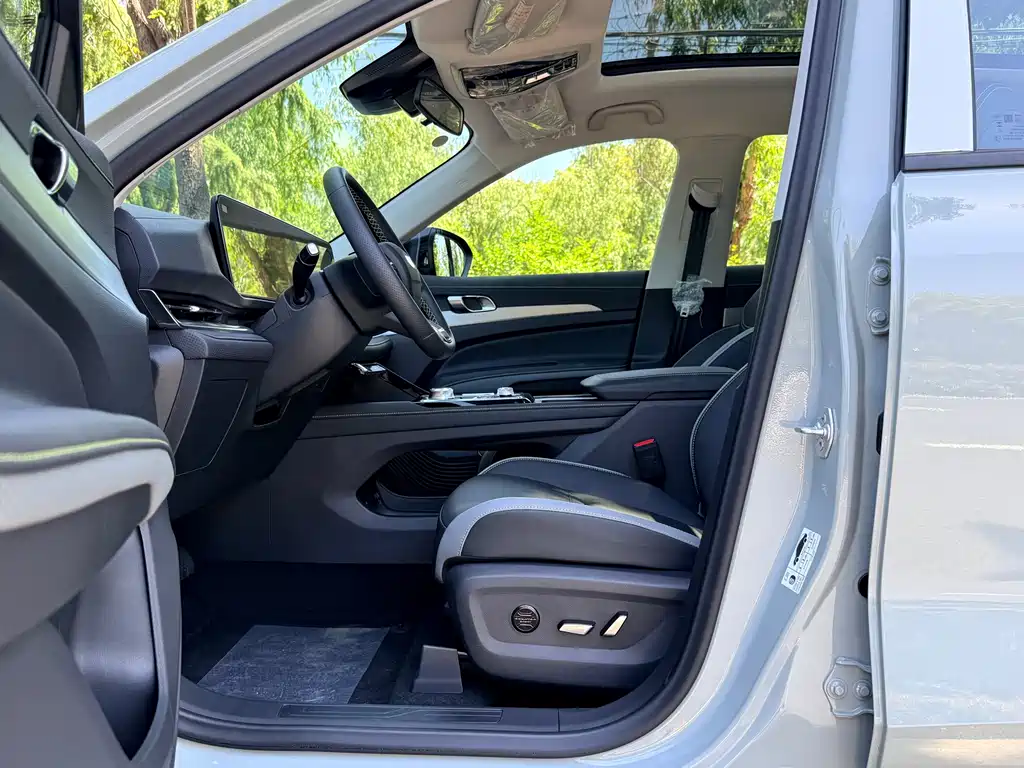 Ford Equator Sport New Energy — фото 16
