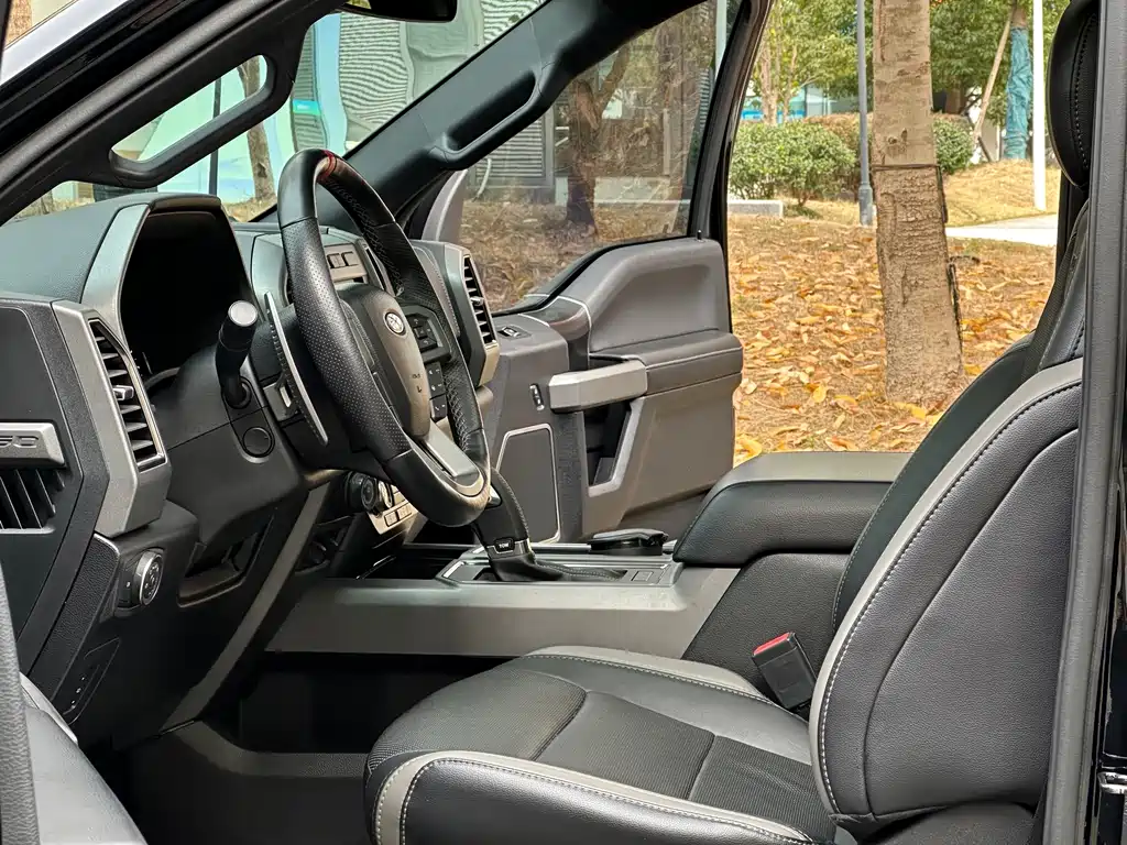Ford F-150 Raptor — фото 9