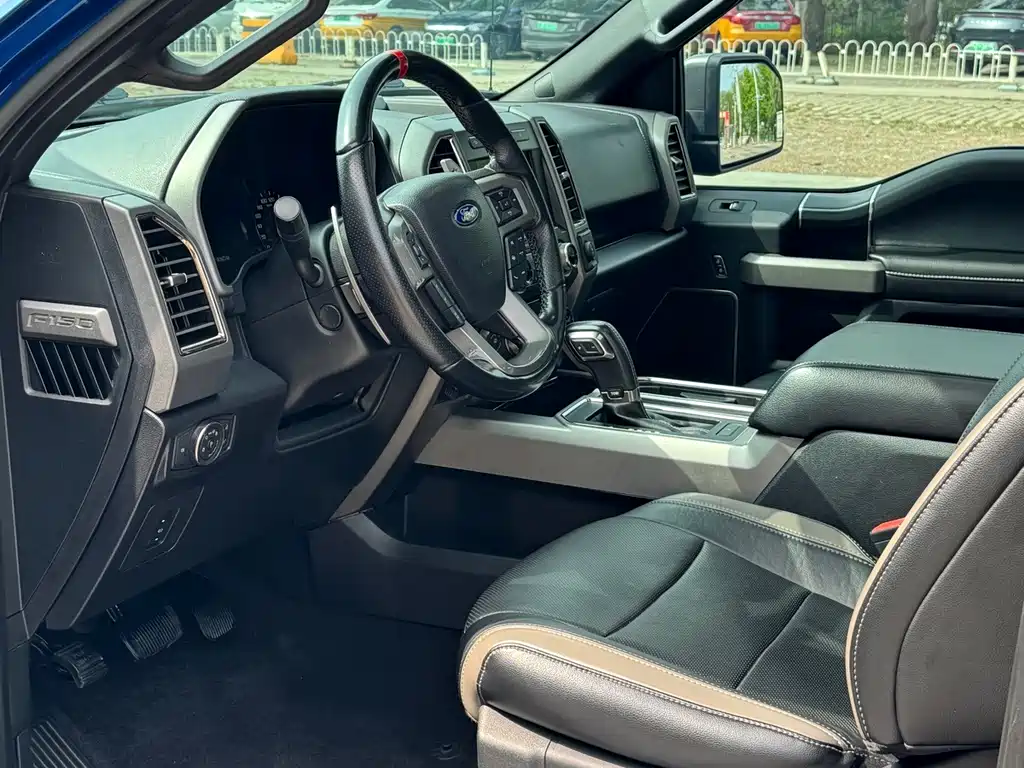 Ford F-150 Raptor — фото 9