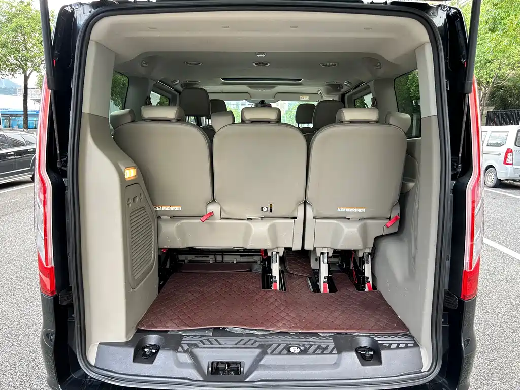 Ford Tourneo — фото 22