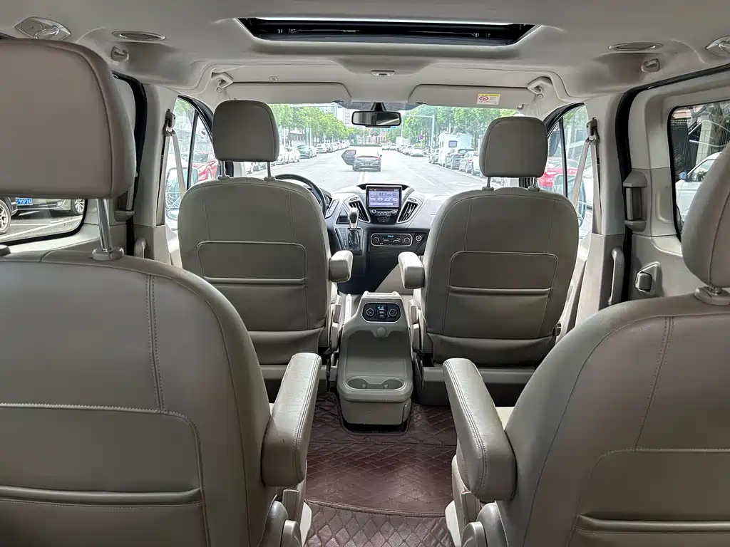 Ford Tourneo — фото 23