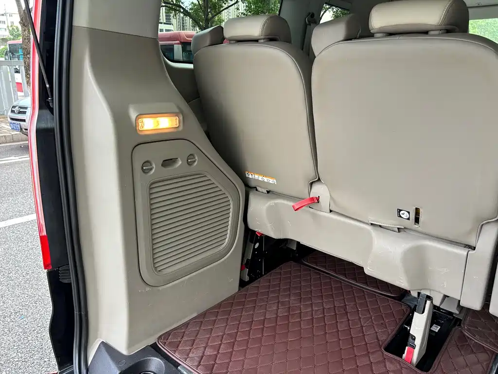 Ford Tourneo — фото 25