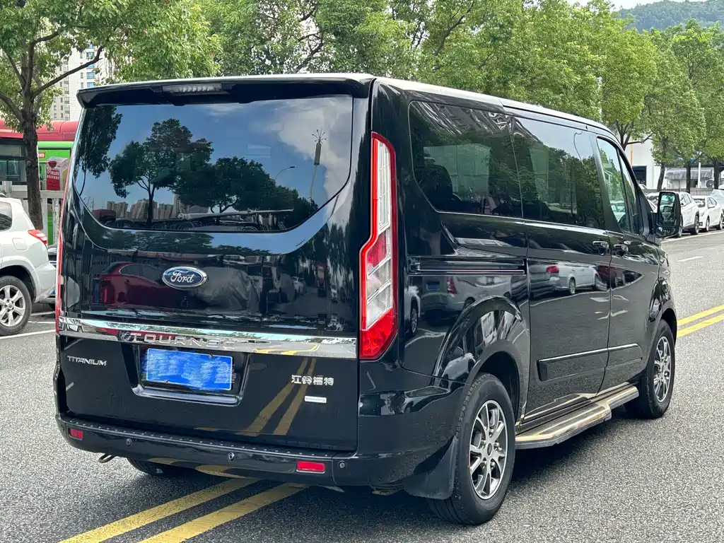 Ford Tourneo — фото 4