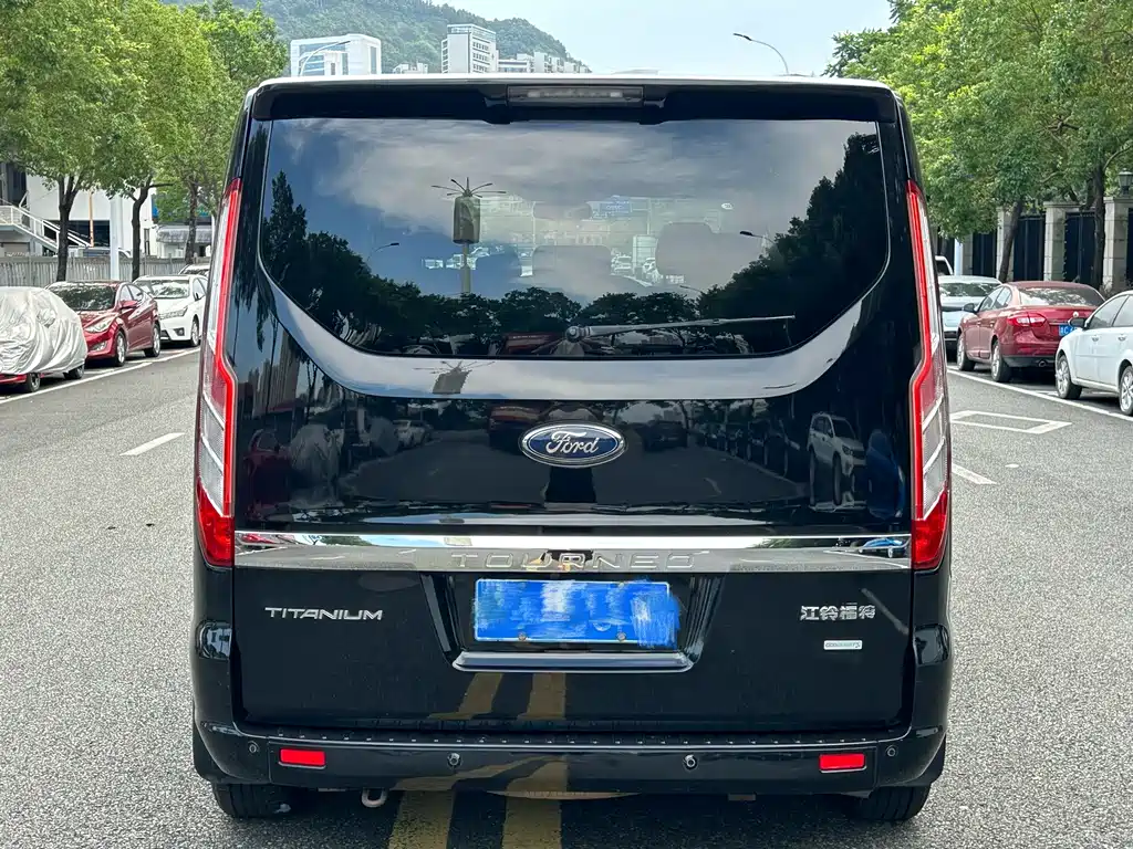 Ford Tourneo — фото 5