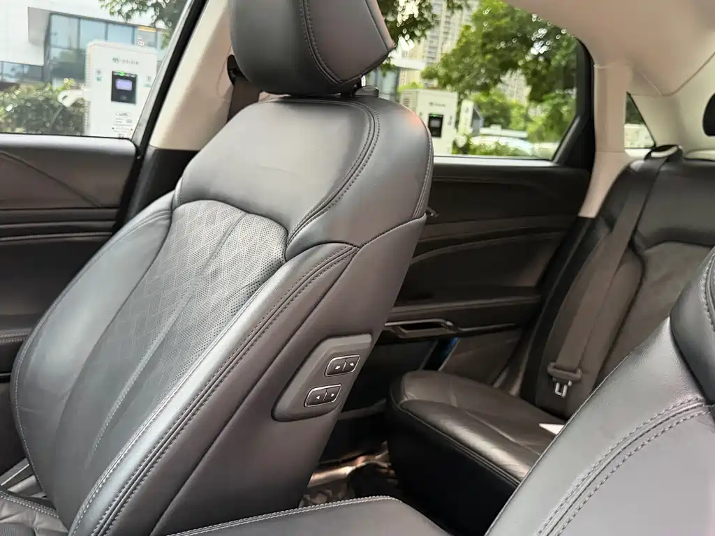 Ford Taurus — фото 11