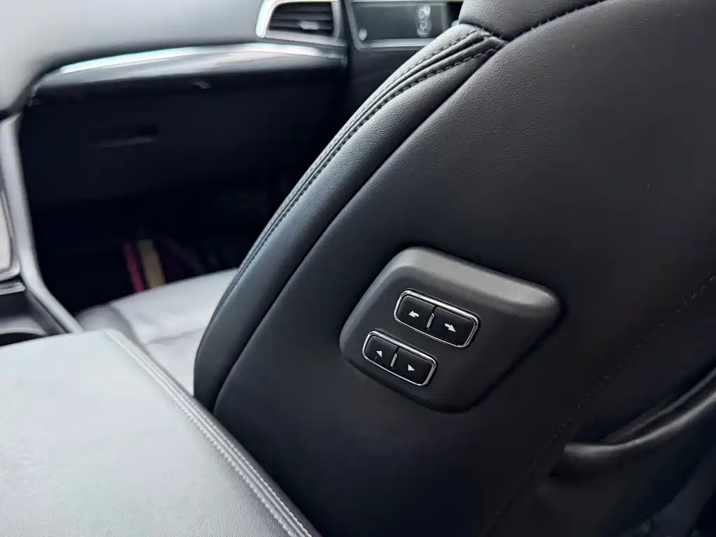 Ford Taurus — фото 14