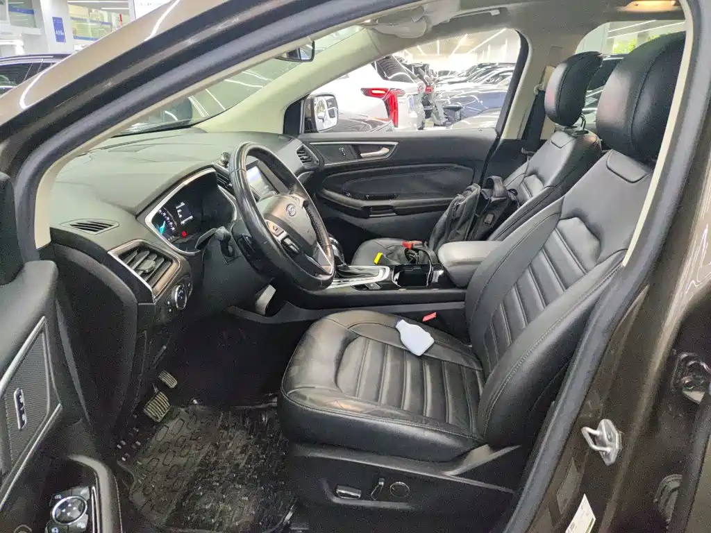 Ford Edge — фото 11