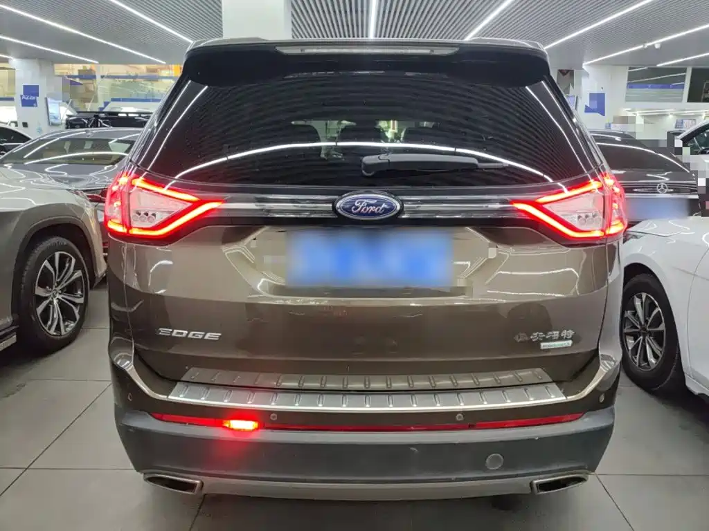 Ford Edge — фото 4