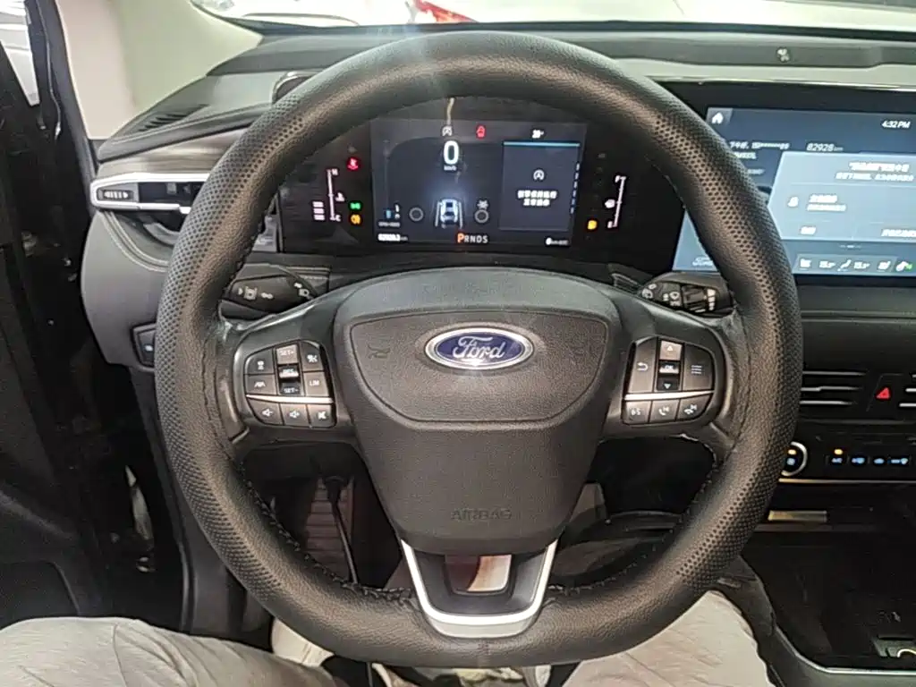 Ford Edge — фото 11
