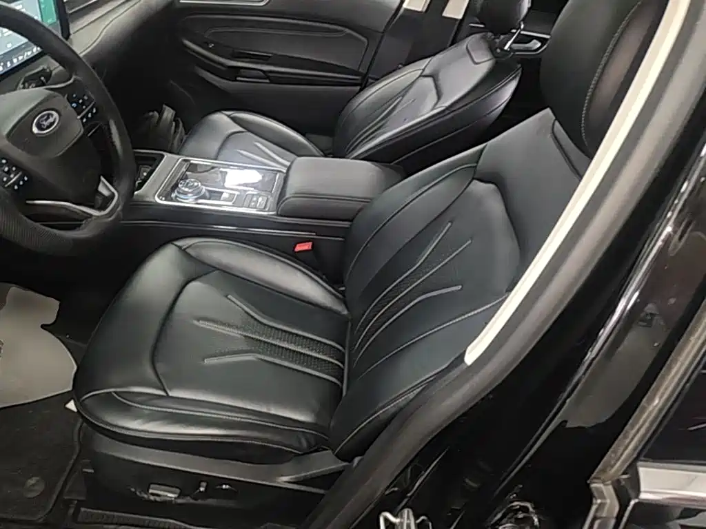 Ford Edge — фото 15