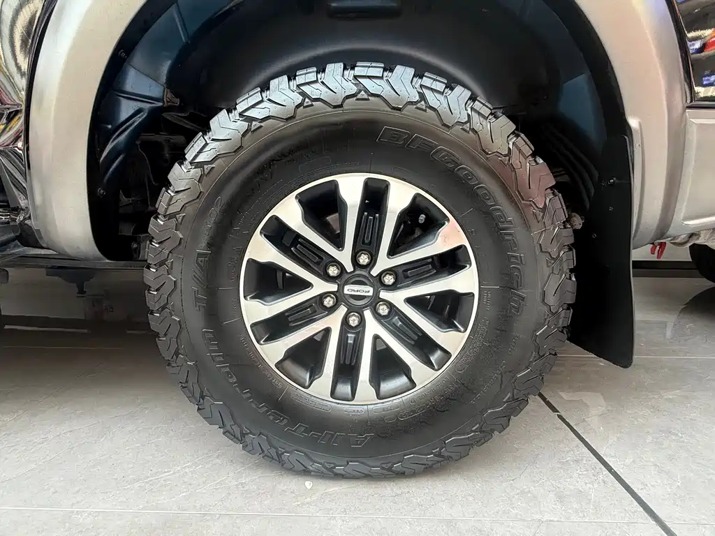Ford F-150 Raptor — фото 15