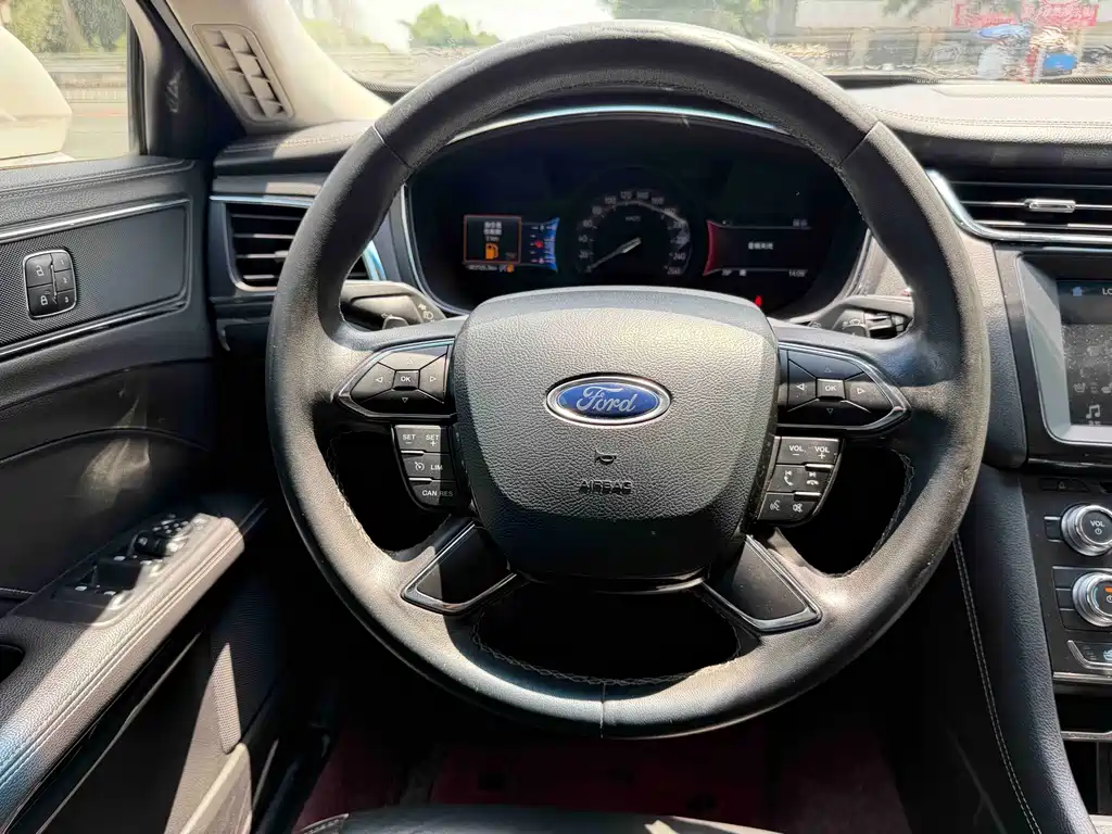 Ford Taurus — фото 10