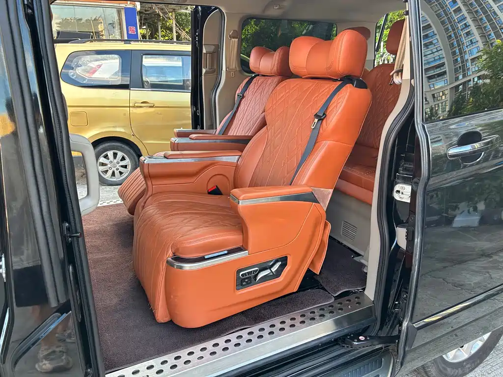 Ford Tourneo — фото 8