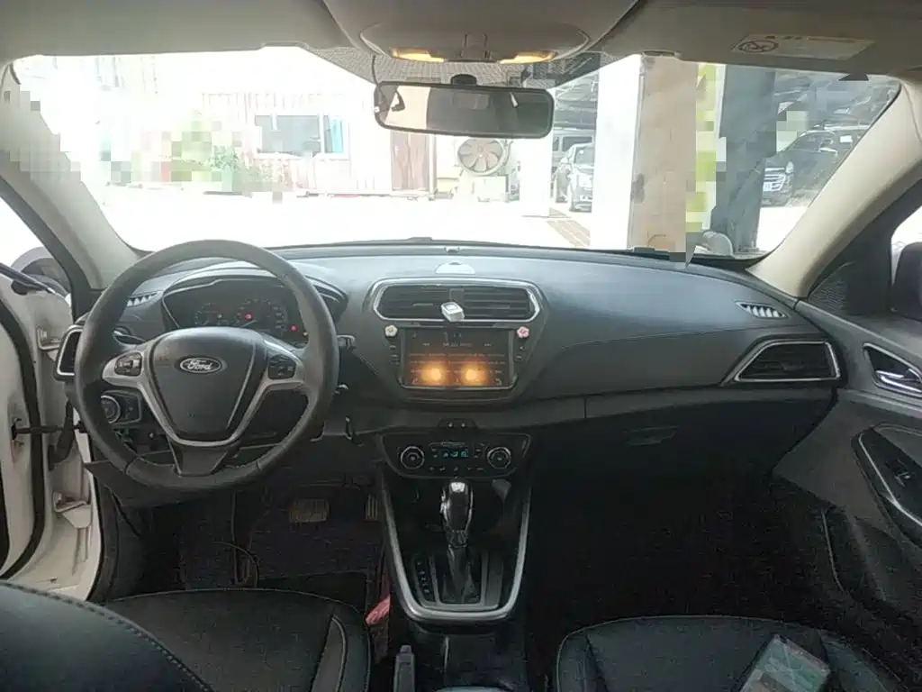 Ford Escort — фото 10