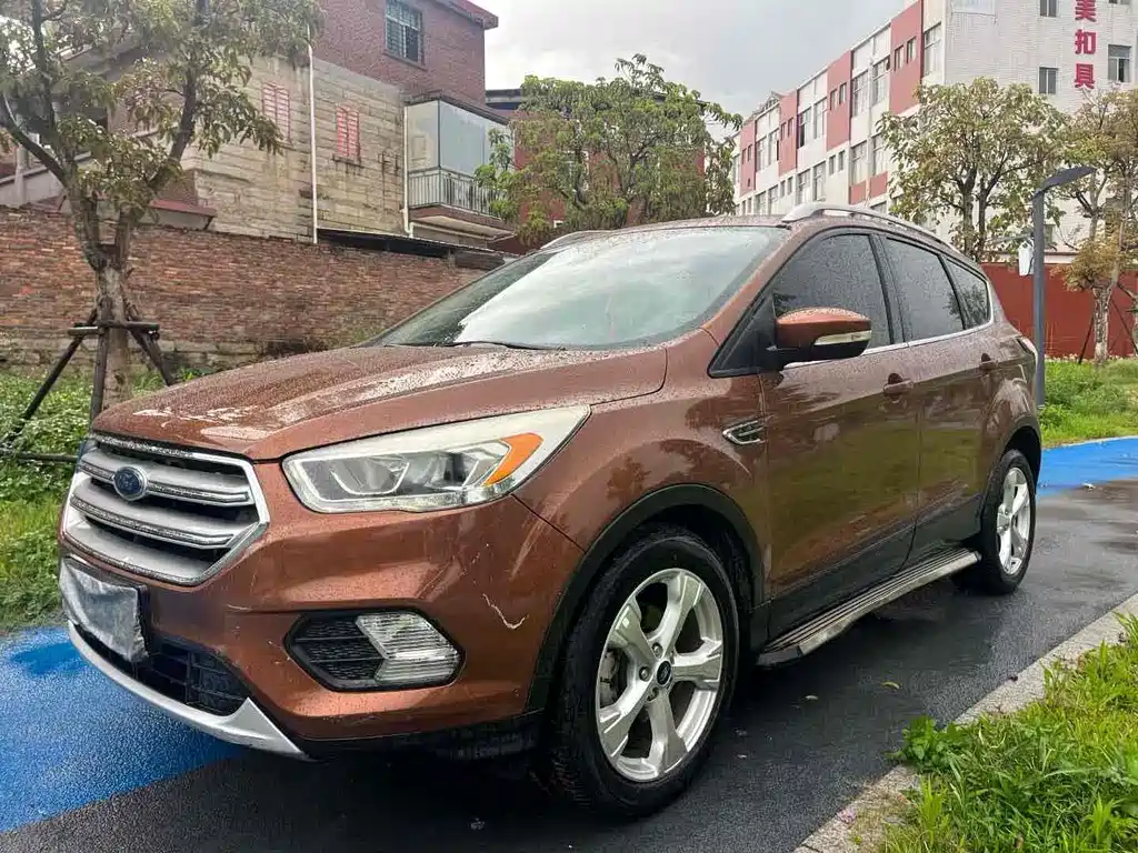 Ford Kuga — фото 2