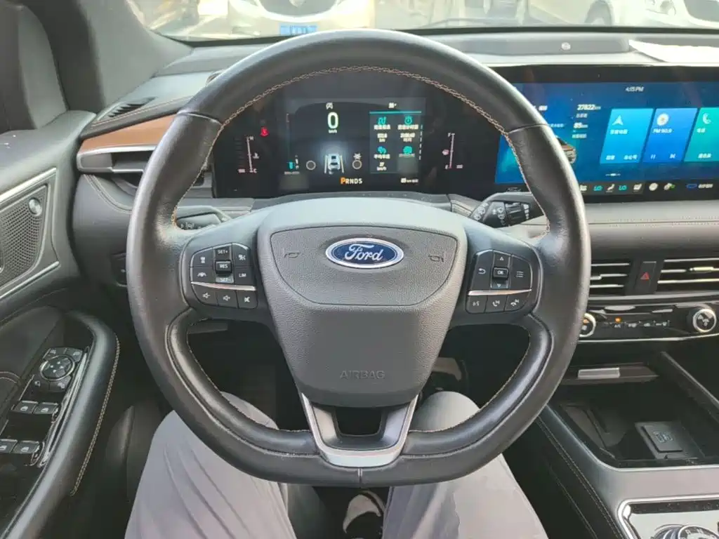 Ford Edge — фото 11
