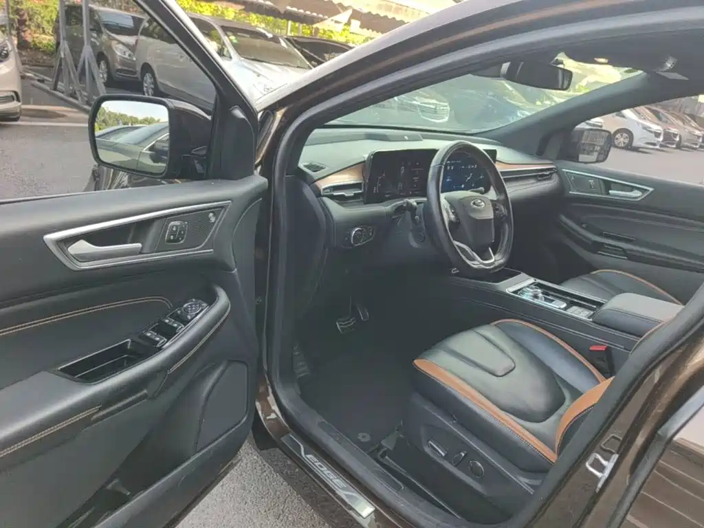 Ford Edge — фото 16