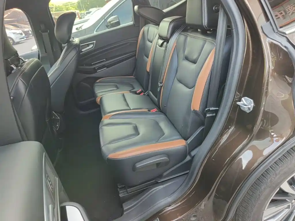 Ford Edge — фото 17