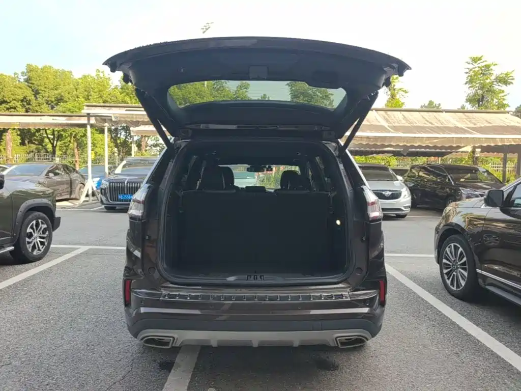 Ford Edge — фото 19