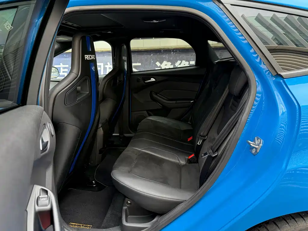 Ford Focus (Import) — фото 4