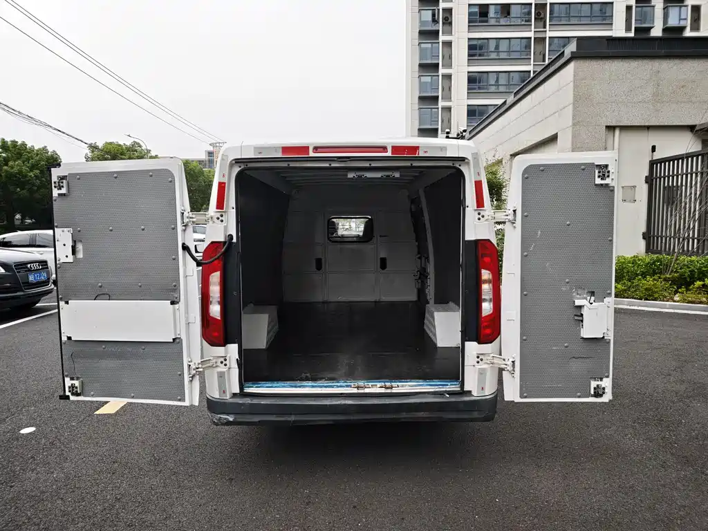 Foton Zhilan Genie E7 — фото 13