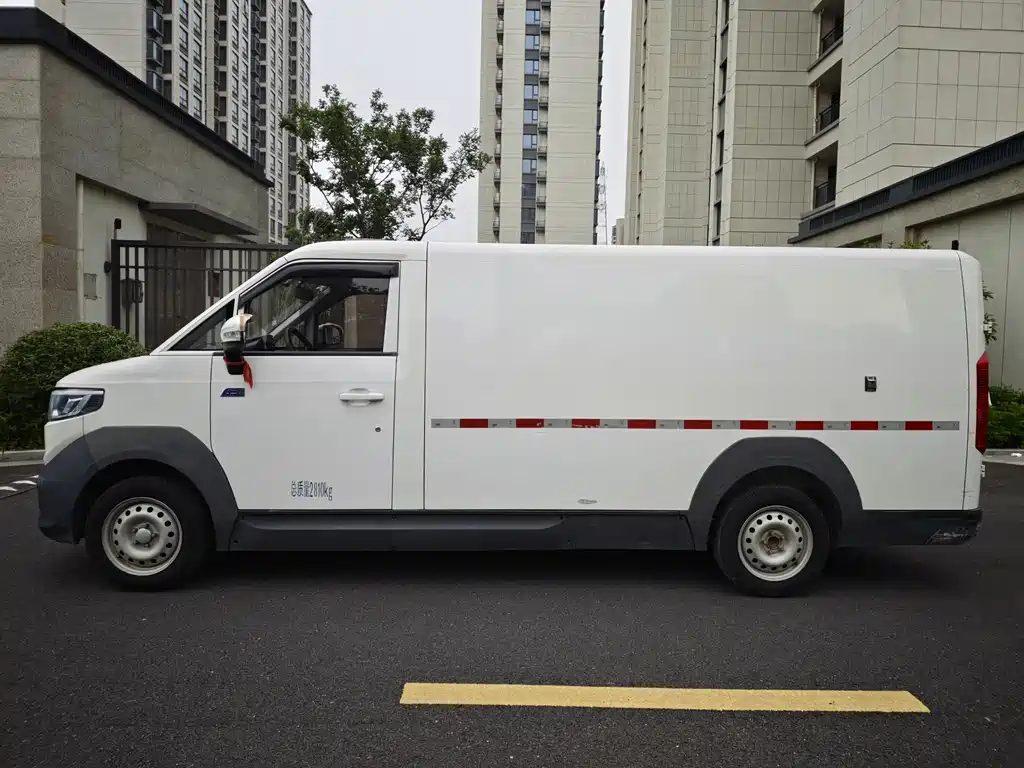 Foton Zhilan Genie E7 — фото 14