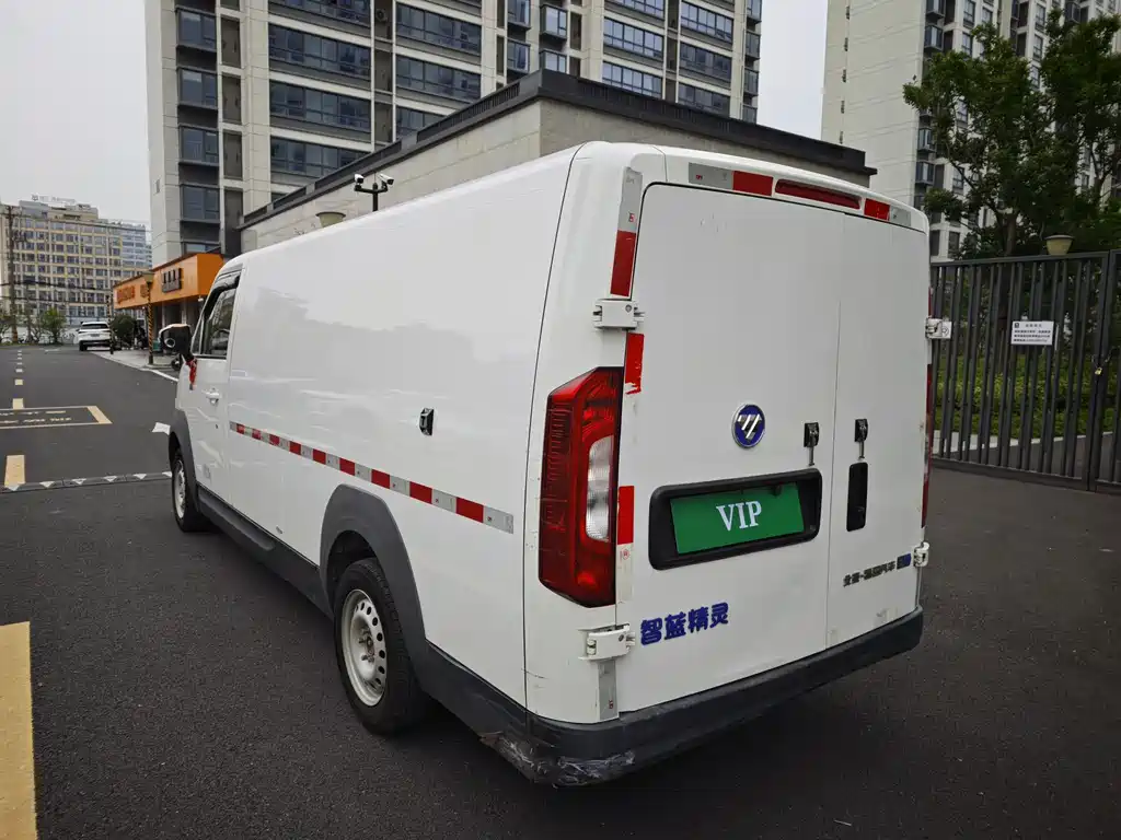 Foton Zhilan Genie E7 — фото 17