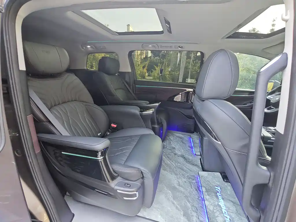 GAC Motor Trumpchi M8 — фото 13