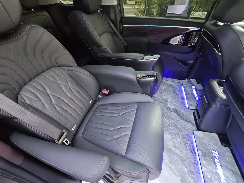 GAC Motor Trumpchi M8 — фото 14