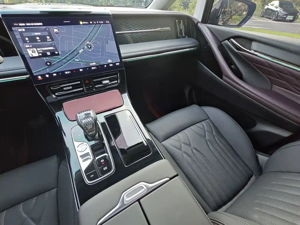 GAC Motor Trumpchi M8 — фото 19
