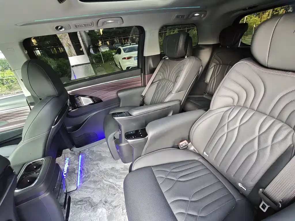 GAC Motor Trumpchi M8 — фото 10