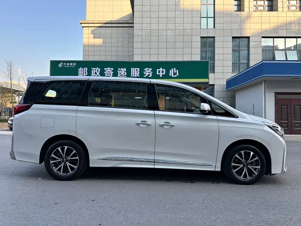 GAC Motor Trumpchi M8 — фото 4