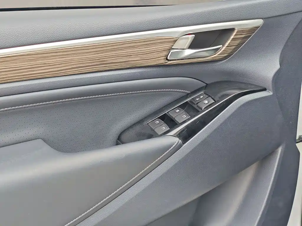 GAC Motor Trumpchi M8 — фото 4