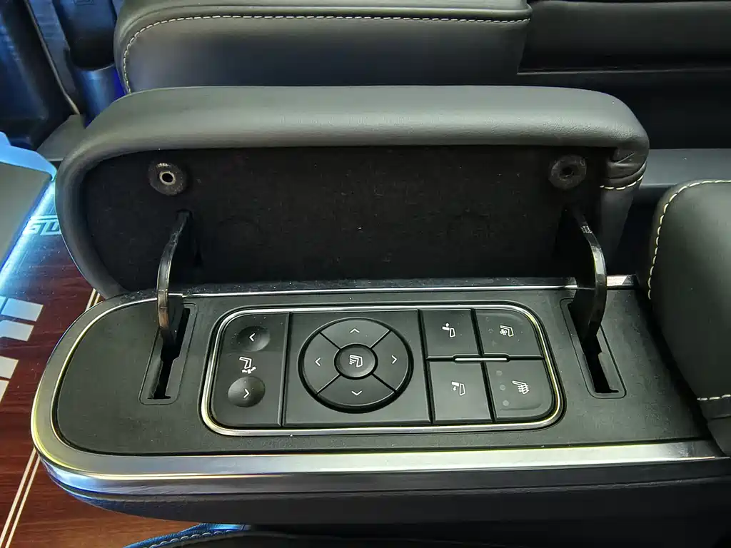 GAC Motor Trumpchi M8 — фото 17