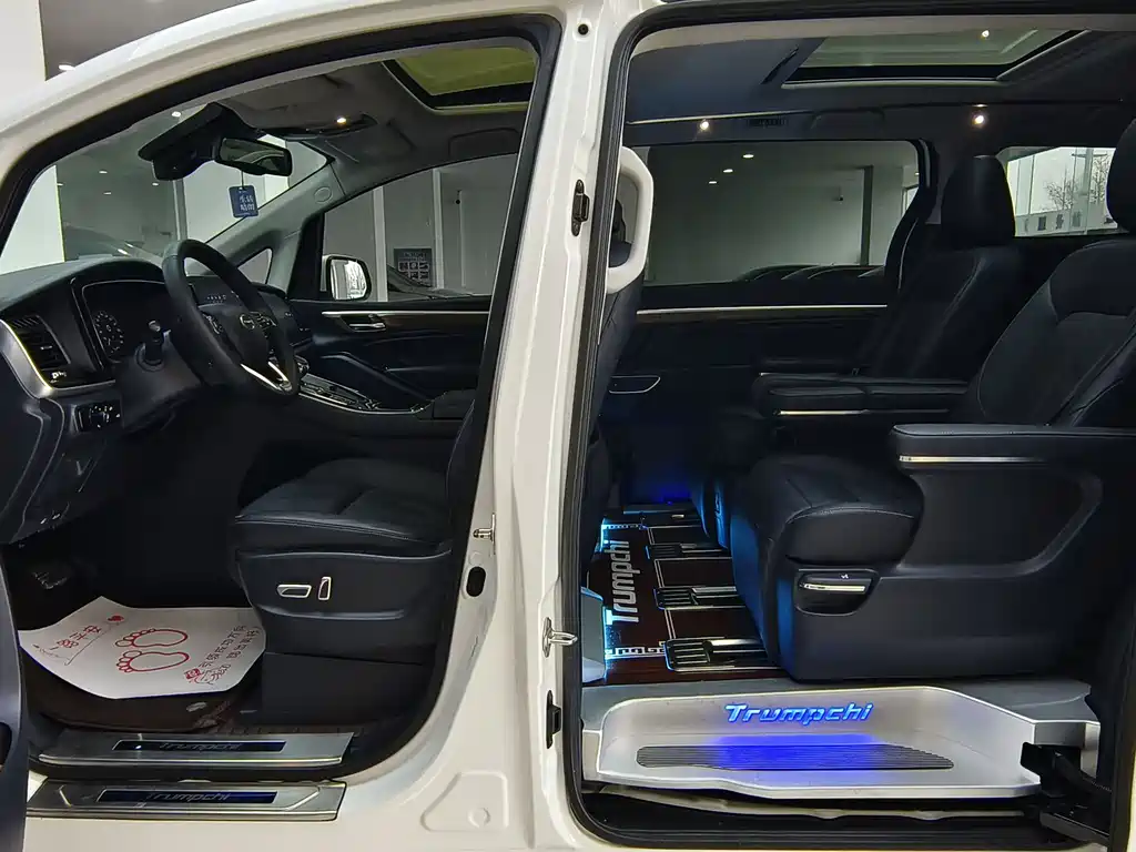 GAC Motor Trumpchi M8 — фото 9