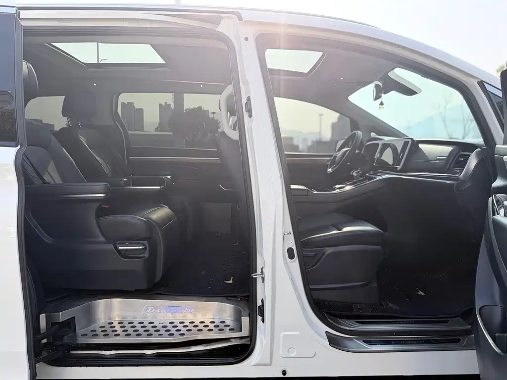 GAC Motor Trumpchi M8 — фото 13