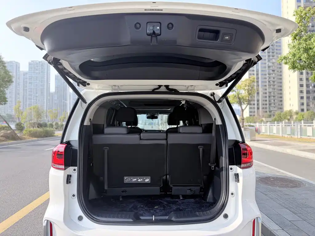 GAC Motor Trumpchi M8 — фото 14