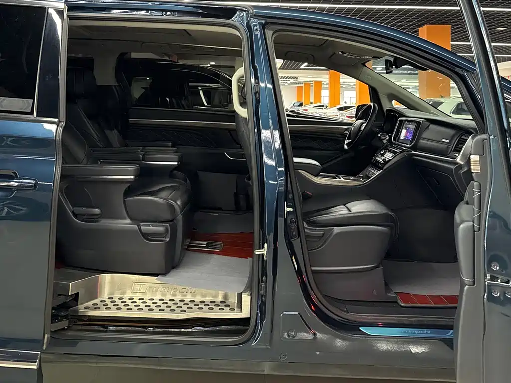 GAC Motor Trumpchi M8 — фото 12