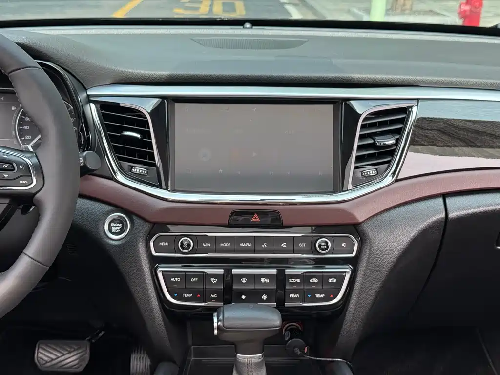 GAC Motor Trumpchi GS8 — фото 17