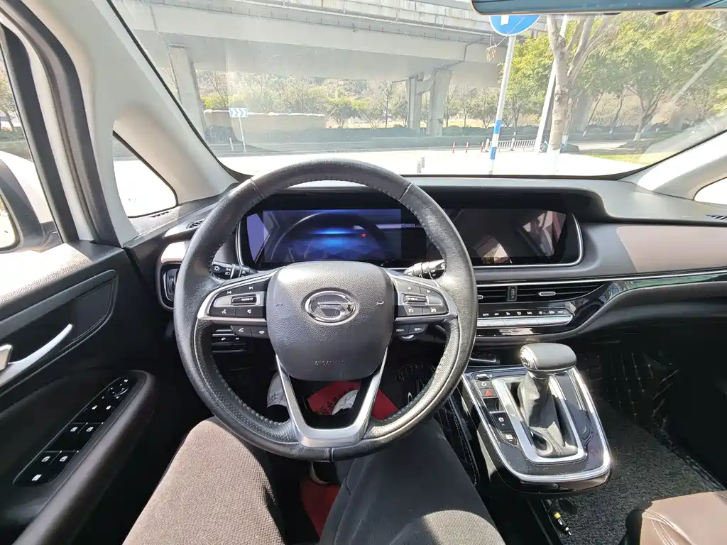 GAC Motor Trumpchi M6 — фото 11