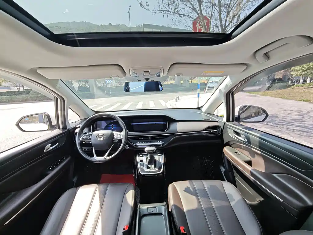 GAC Motor Trumpchi M6 — фото 13