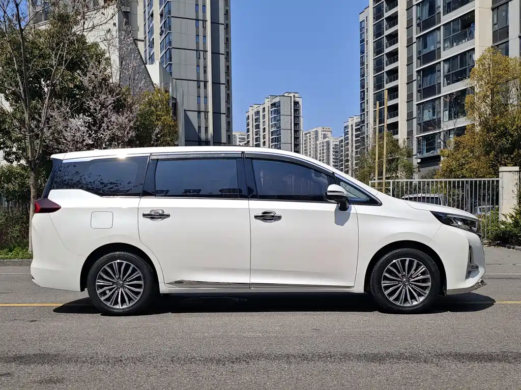 GAC Motor Trumpchi M6 — фото 6