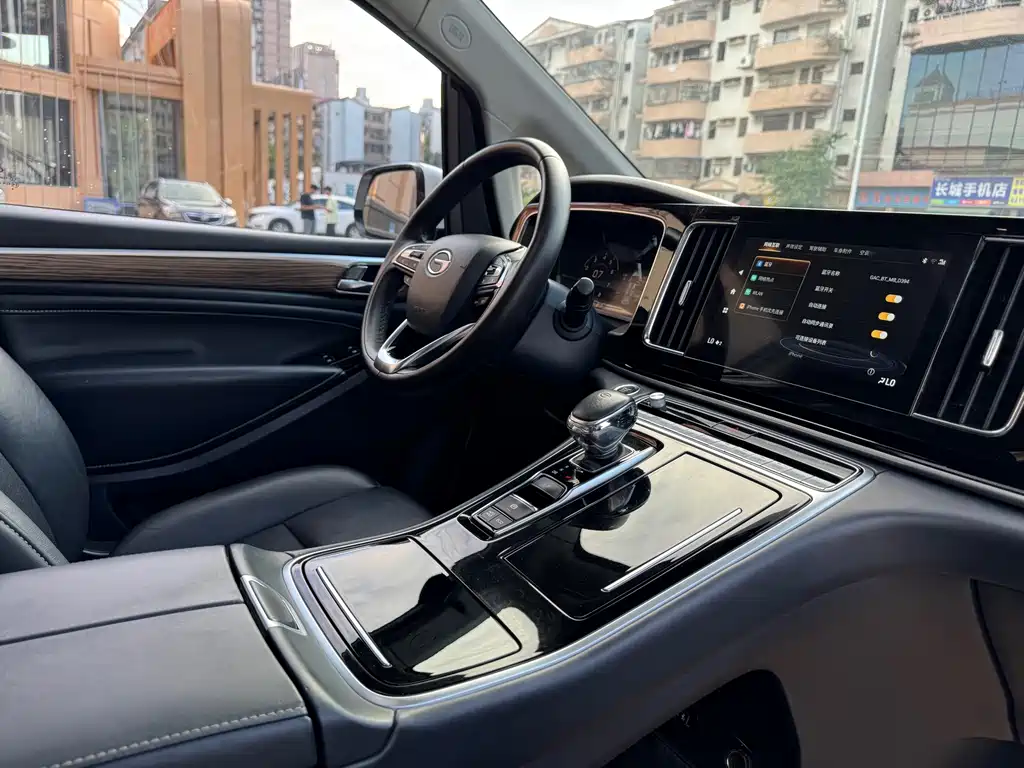 GAC Motor Trumpchi M8 — фото 13