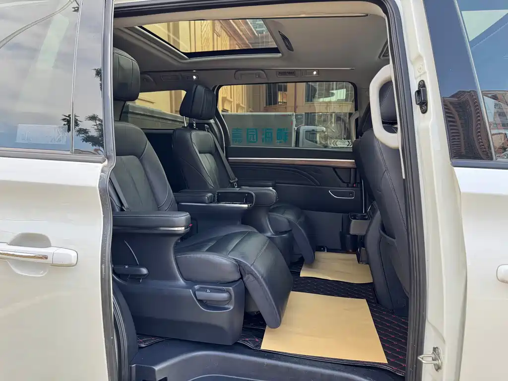 GAC Motor Trumpchi M8 — фото 14