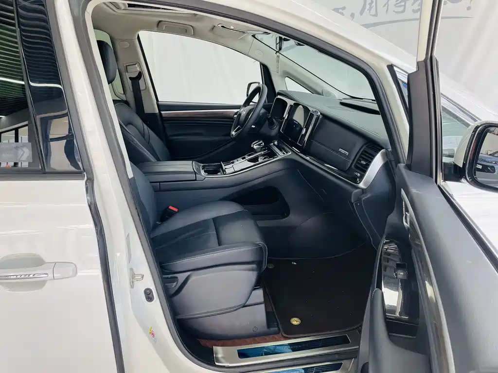 GAC Motor Trumpchi M8 — фото 11