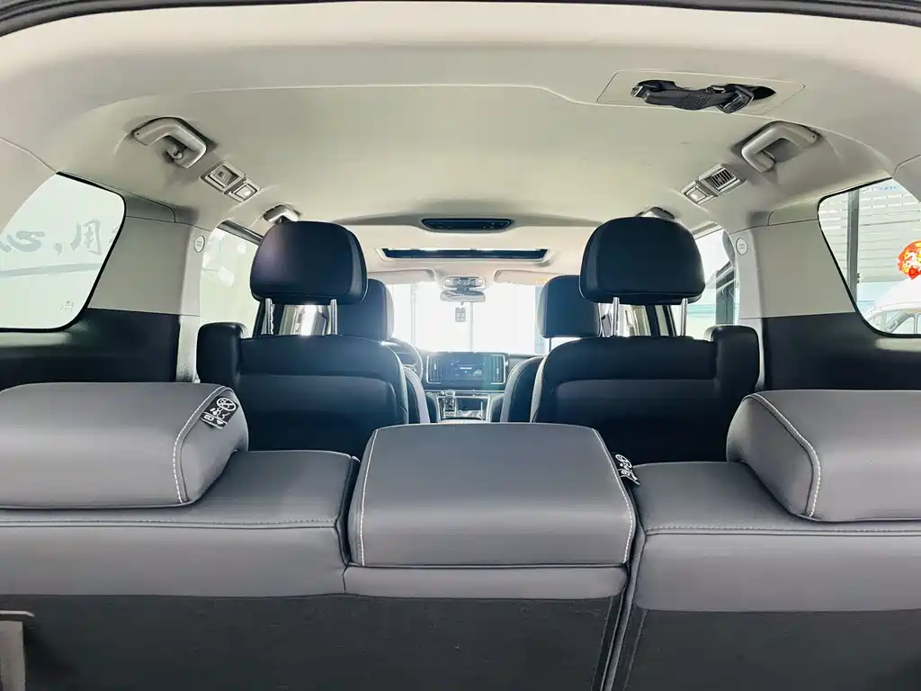 GAC Motor Trumpchi M8 — фото 14
