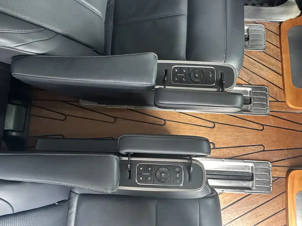 GAC Motor Trumpchi M8 — фото 17