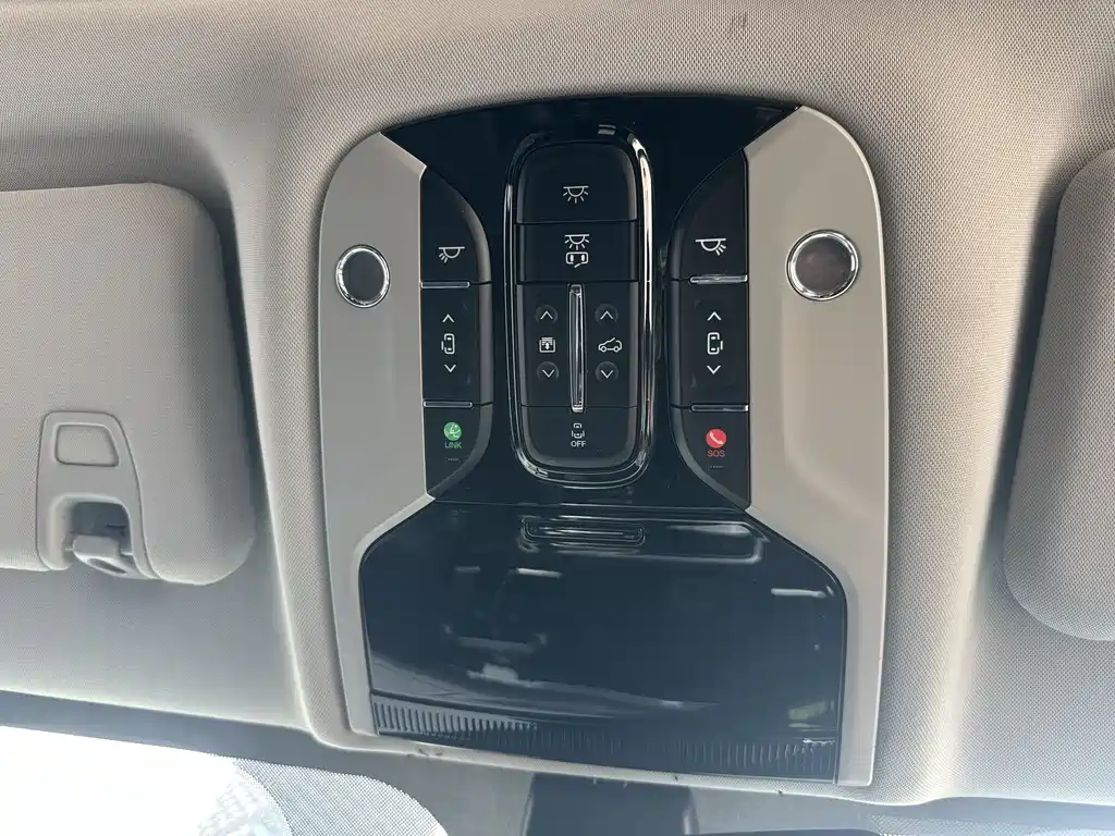 GAC Motor Trumpchi M8 — фото 20