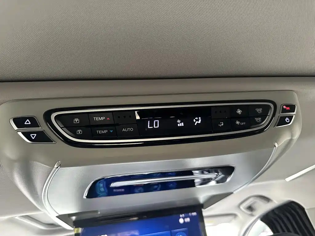 GAC Motor Trumpchi M8 — фото 26